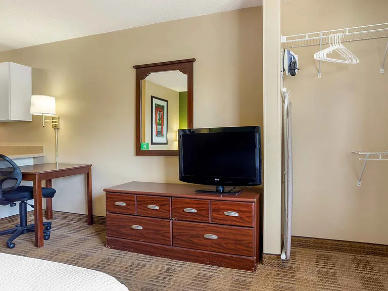Studio Suite - 1 Queen Bed