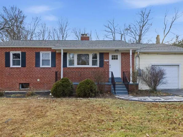 10915 Orchard St, Fairfax, VA 22030