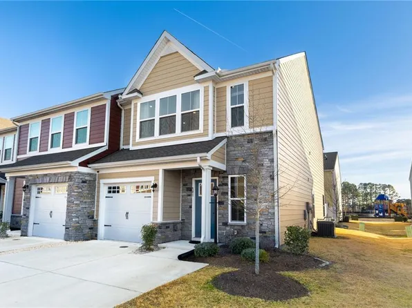 541 Bright Red Run, Chesapeake, VA 23323