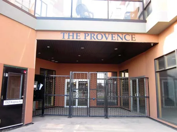 10625 Kingsway Ave NW, Edmonton, AB T5G 2Z6