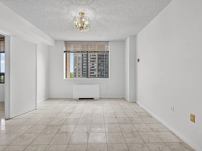 3701 S George Mason Dr — Photo 16