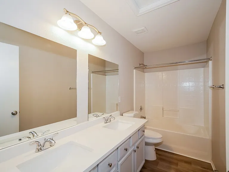 1069 W Glenmere Dr — Photo 15