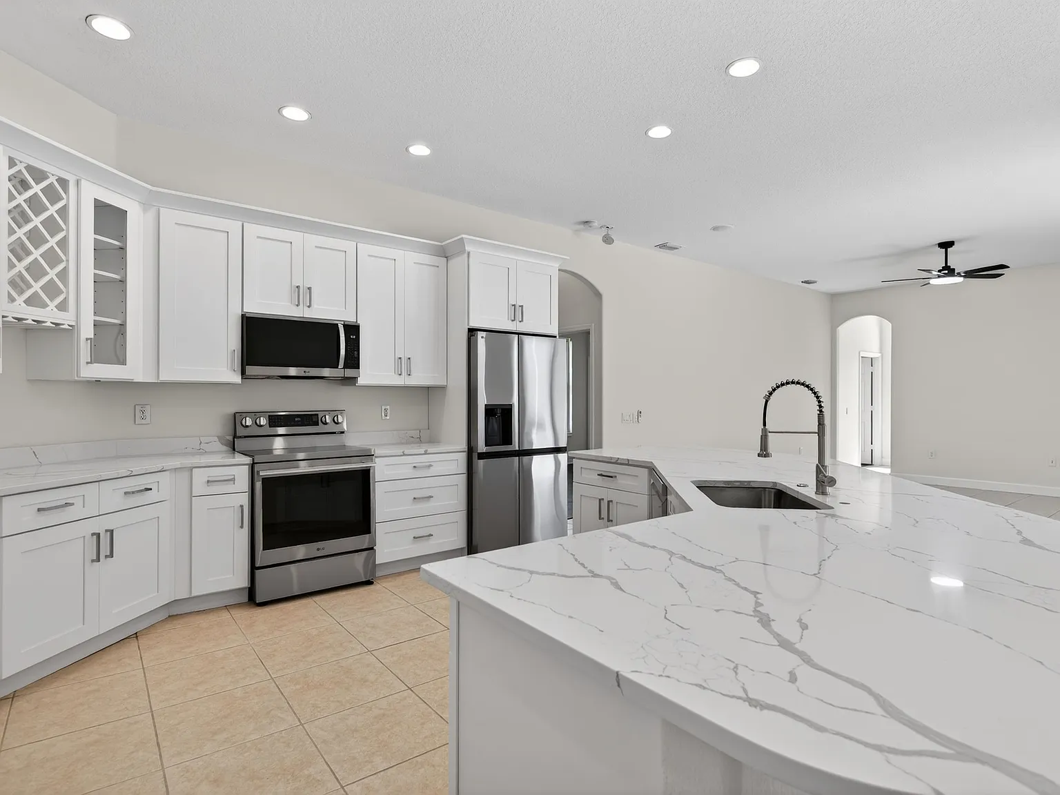 16301 Sambourne Ln — Photo 3