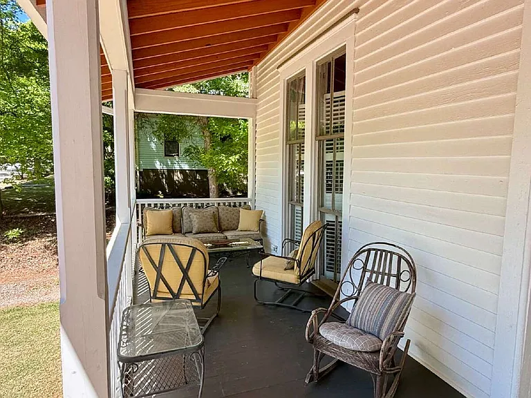 738 Boulevard — Photo 3