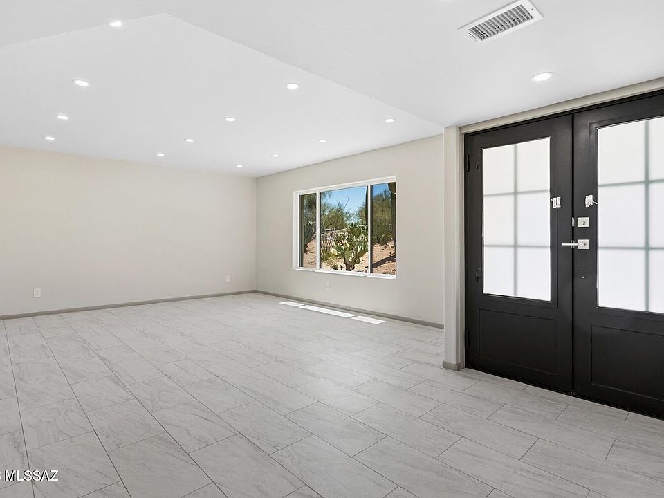 1st image of 5925 N Calle Tiburon