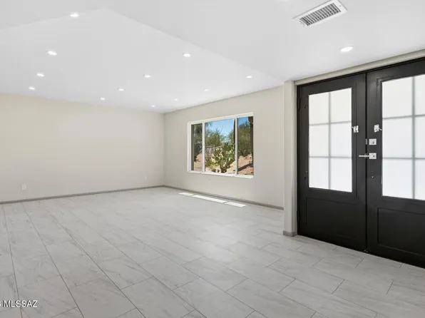 5925 N Calle Tiburon, Tucson, AZ 85704