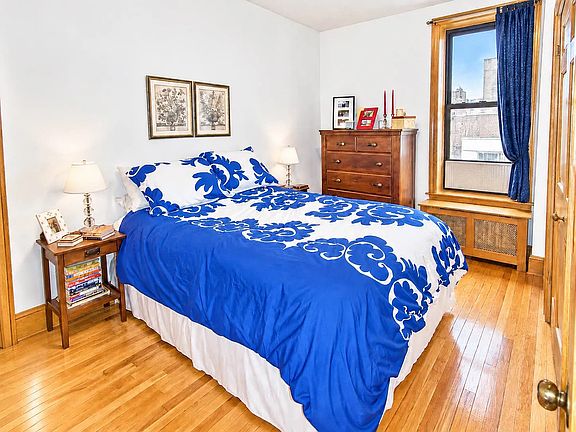 3rd image of 19 W 74th St APT 5B