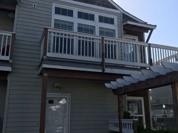 325 NW Coast St Unit A