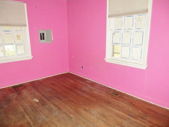 2nd image of 3403 Brighton St