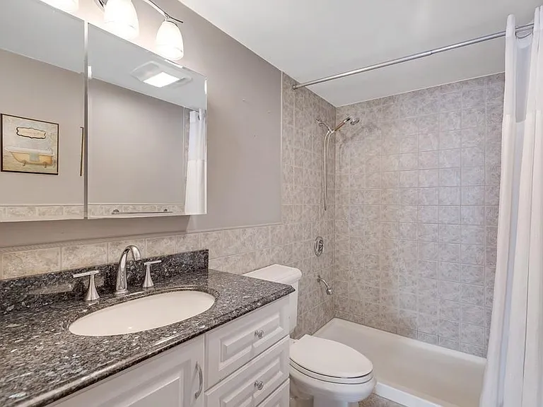 180 Green St #204 — Photo 11