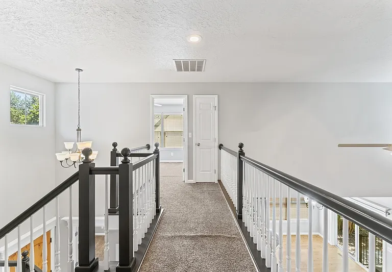 552 E Whitney Ct — Photo 25
