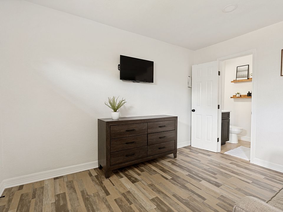 1st image of 438 E Wright Blvd #2