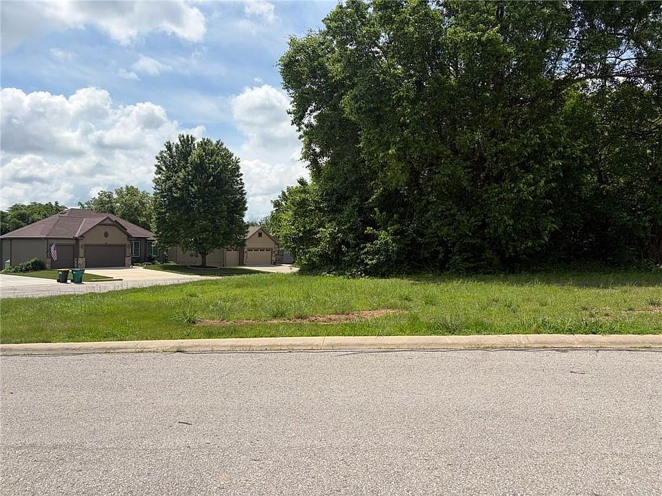 2nd image of 1019 S 12th Ter