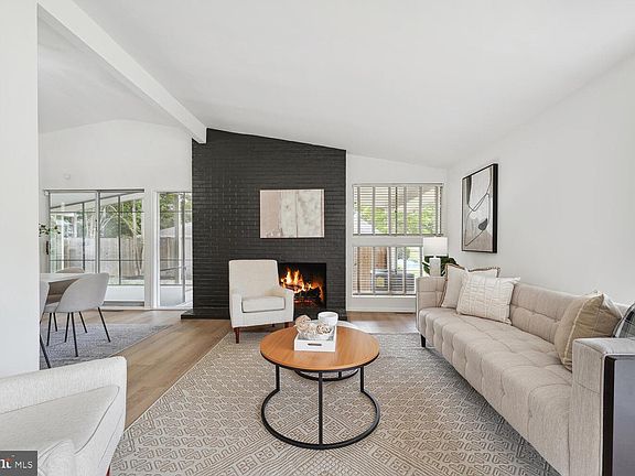 4th image of 8609 Camden St