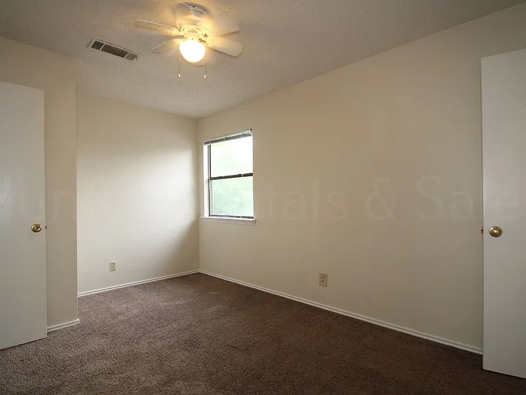 1112 Goodhue Dr — Photo 20