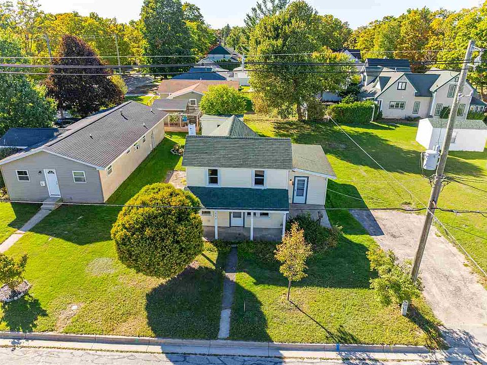1st image of 305 May St