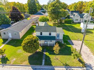 305 May St, Charlevoix, MI 49720