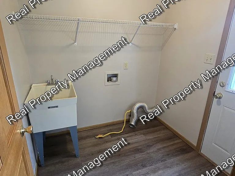 1710 Firestone Ln #F — Photo 9