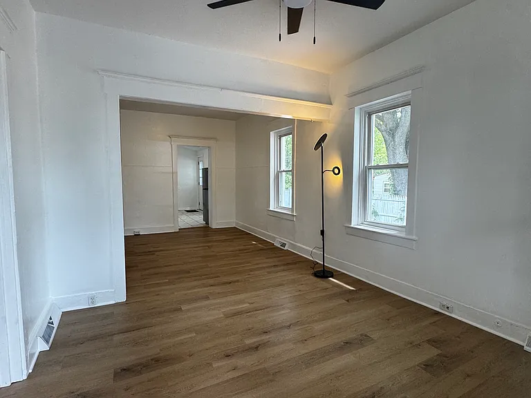 124 Field Ave — Photo 6