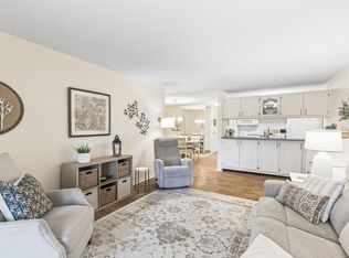 2800 Hamline Ave N APT 118, Roseville, MN 55113