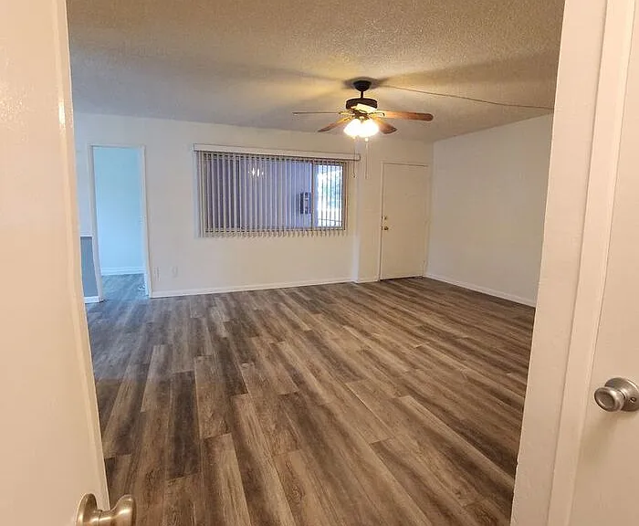 4452 Rosebud Ln #C — Photo 10