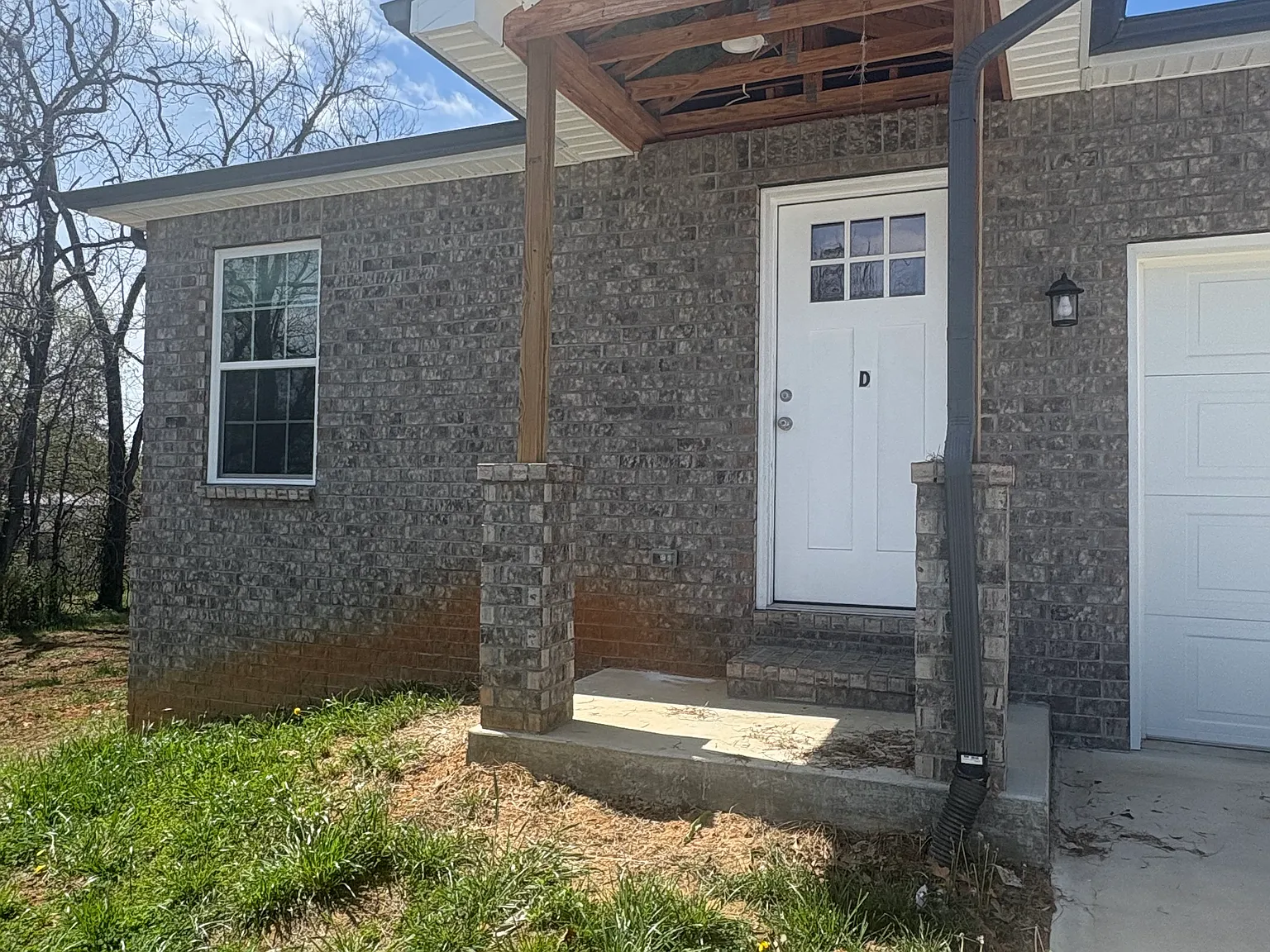 2 bed, 1200 sqft, $1,300 — Photo 3