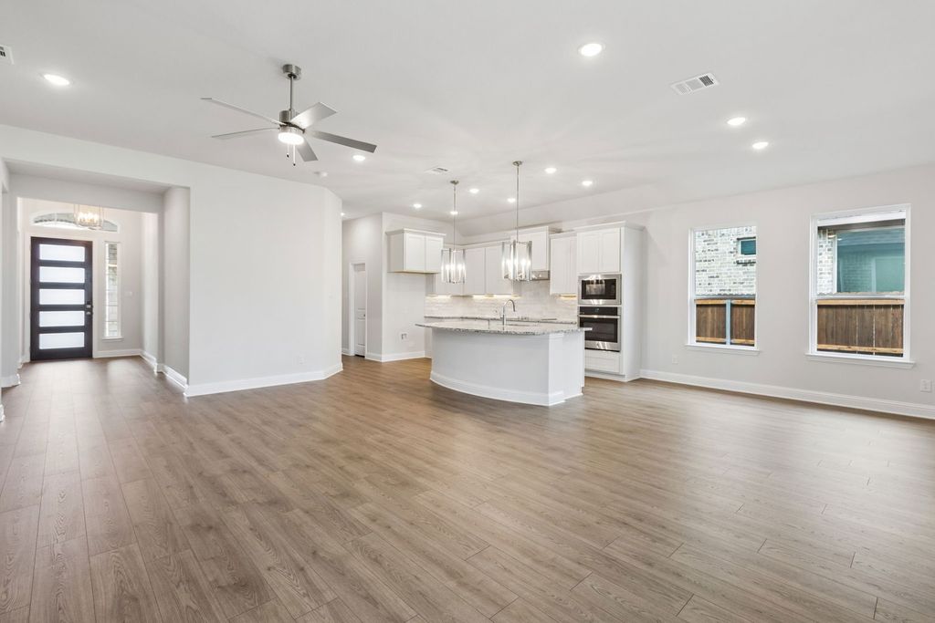 4552 Lyre Leaf Dr, Crowley, TX - View 6