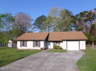 202 N Willow Ln, Jacksonville, NC 28546