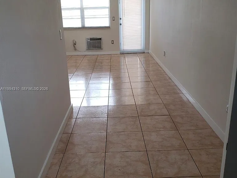620 76th St #11 — Photo 4