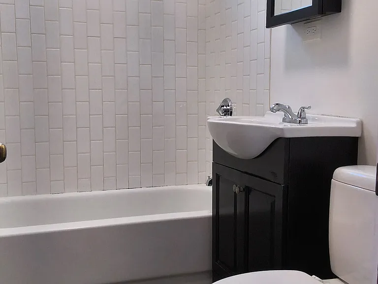 570 William St #2 — Photo 10