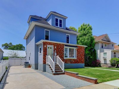 15 Remsen St, Lynbrook, NY, 11563