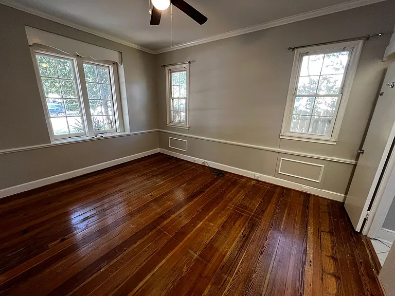 1022 Henderson St — Photo 13