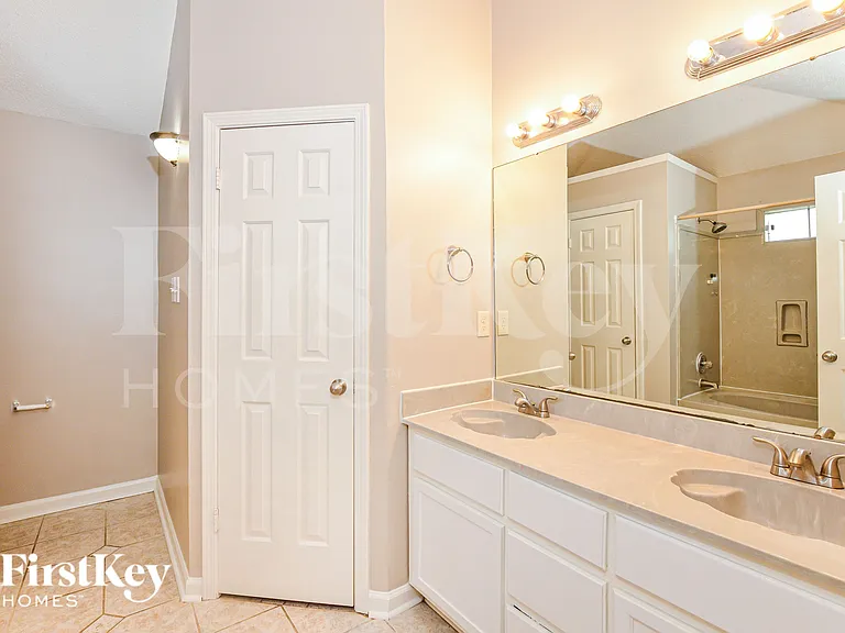 4538 Kings Grant Dr — Photo 12