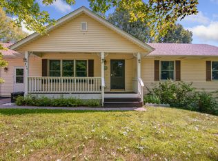 855 Kelly Rd, Hudson, WI 54016