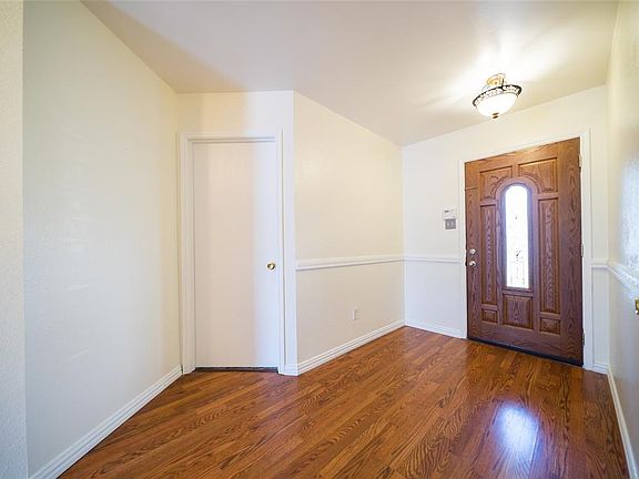 3rd image of 1478 Stewart Dr