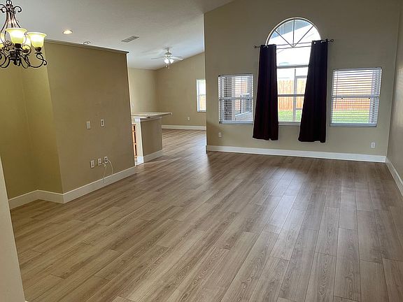 4th image of 14120 Yellow Wood Cir
