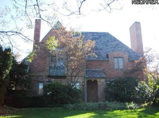 21262 W Byron Rd, Beachwood, OH 44122