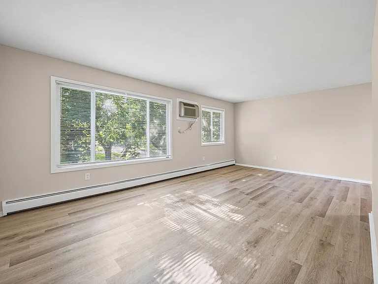 721 Cedarwood — Photo 10