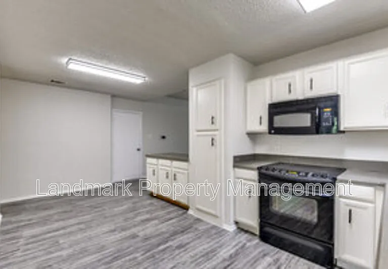 625 Hollyberry Dr — Photo 12