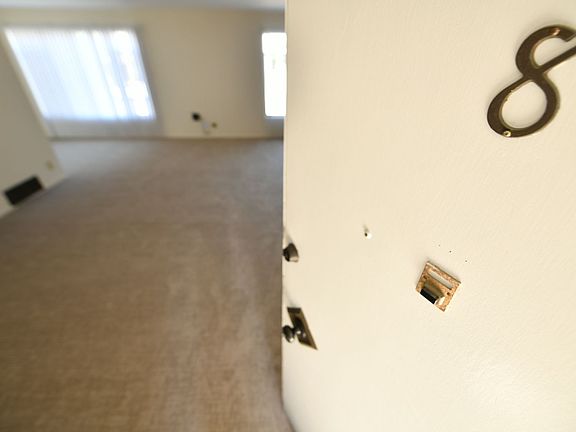 2nd image of 5390 Broadway APT 8