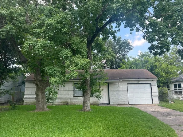 10510 Cathedral Dr, Houston, TX 77051