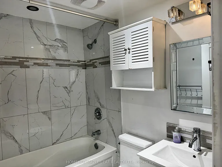 8 Montrose Pl — Photo 16