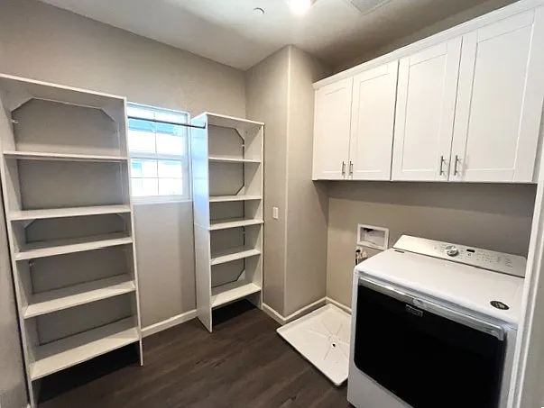 Upstairs Laundry w/Gas Dryer