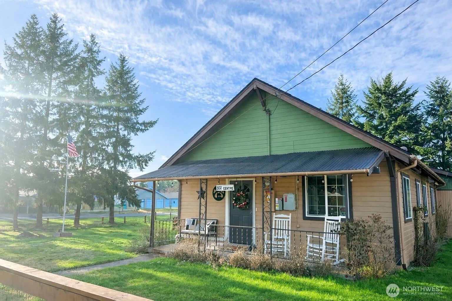 302 Centre Street N photo 1