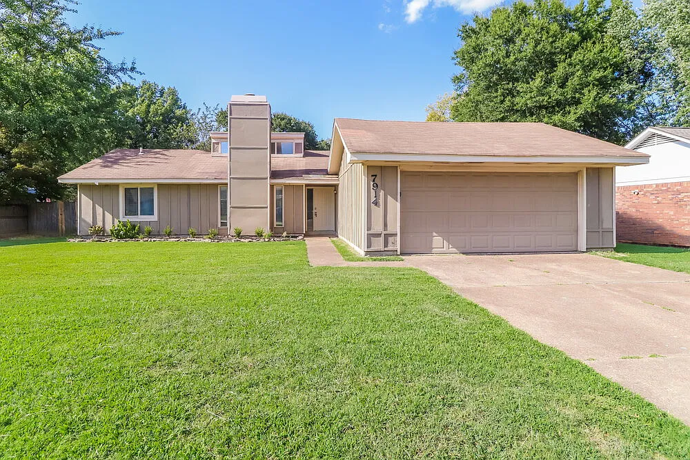 3 bed, 2.0 bath, 1462 sqft, $1,695 — Photo 1