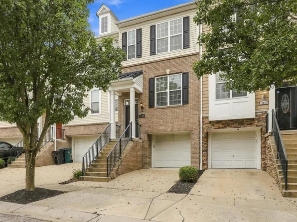 2418 Bluffcrest Ln, Cincinnati, OH 45238