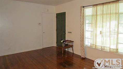 4th image of 142 Weizmann St