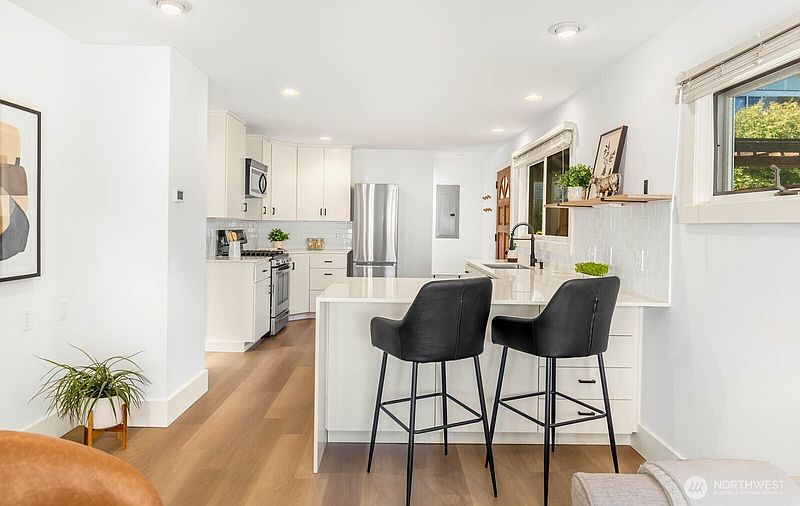 3rd image of 2423 3rd Avenue W