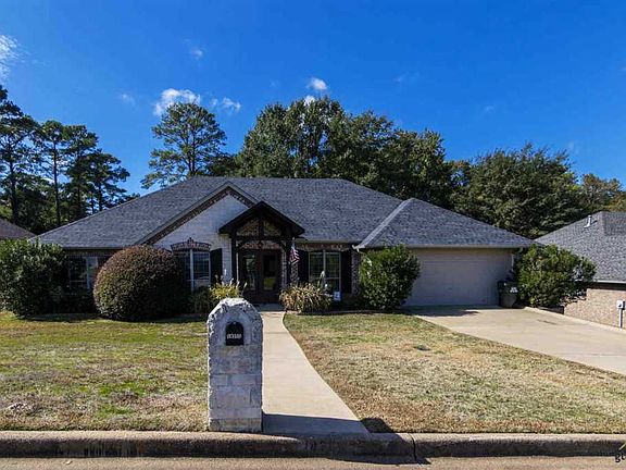 3rd image of 14350 Cedarwood Cir