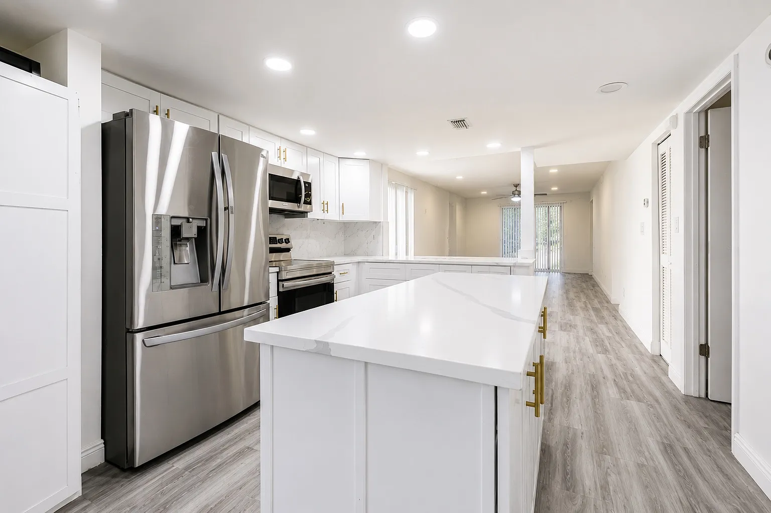 4965 Puritan Cir — Photo 3